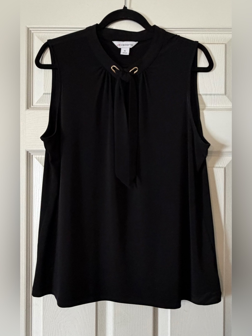 Liz Claiborne Black Sleeveless Tie-Neck Top